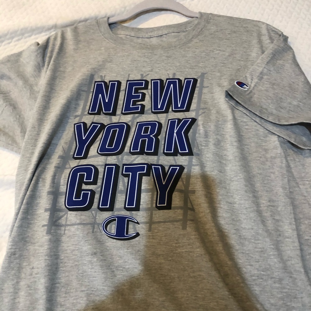🔵 3 for $15 Champion NWOT NYC t-shirt